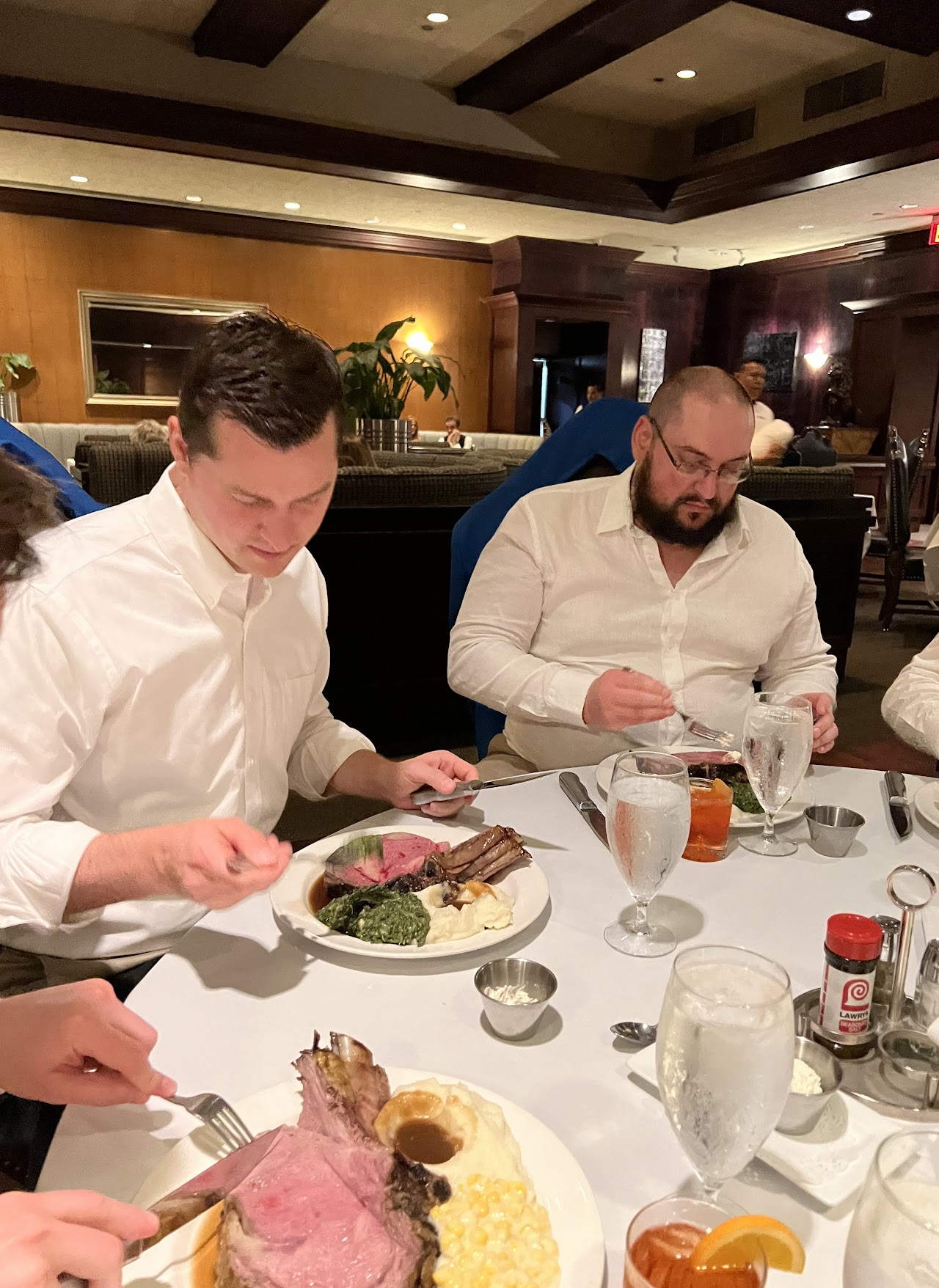 More prime rib action at the table